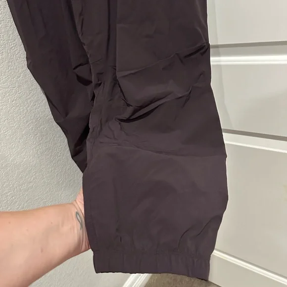 nuuds women’s refine Joggers in limited edition shade, “eggplant” - Picture 4 of 7